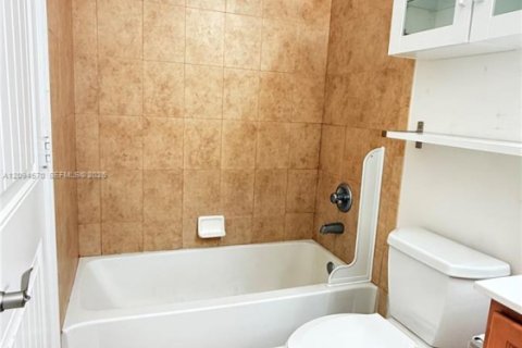 Villa ou maison à vendre à Cutler Bay, Floride: 4 chambres, 191.47 m2 № 2384675 - photo 8