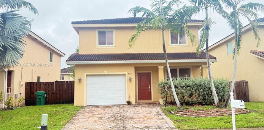 Villa ou maison à Cutler Bay, Floride 4 chambres, 191.47 m2 № 2384675
