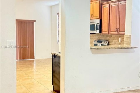 Villa ou maison à vendre à Cutler Bay, Floride: 4 chambres, 191.47 m2 № 2384675 - photo 3