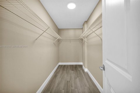 Купить кондоминиум в Майами-Гарденс, Флорида 2 спальни, 107.3м2, № 2044257 - фото 23