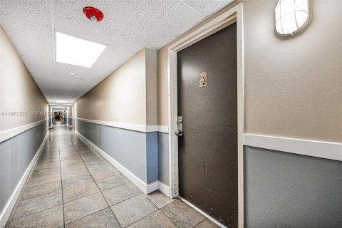 Купить кондоминиум в Майами-Гарденс, Флорида 2 спальни, 107.3м2, № 2044257 - фото 5