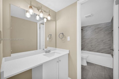 Купить кондоминиум в Майами-Гарденс, Флорида 2 спальни, 107.3м2, № 2044257 - фото 24