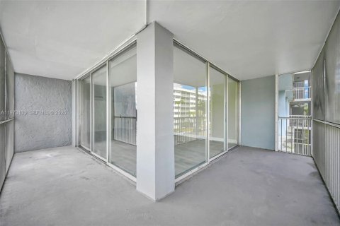 Купить кондоминиум в Майами-Гарденс, Флорида 2 спальни, 107.3м2, № 2044257 - фото 29