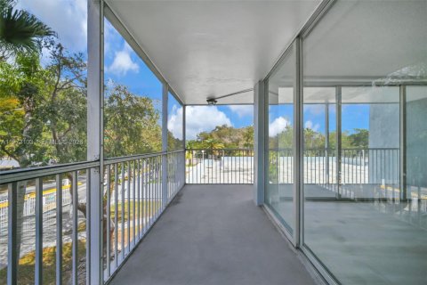 Купить кондоминиум в Майами-Гарденс, Флорида 2 спальни, 107.3м2, № 2044257 - фото 28