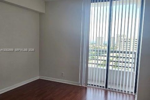 Copropriété à louer à Aventura, Floride: 2 chambres, 105.35 m2 № 2343171 - photo 10