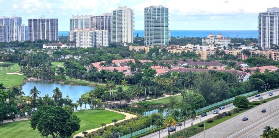 Condo à Aventura, Floride, 2 chambres  № 2343171