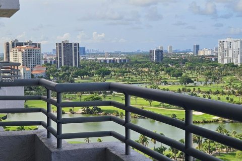 Copropriété à louer à Aventura, Floride: 2 chambres, 105.35 m2 № 2343171 - photo 2