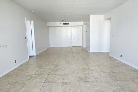 Copropriété à louer à Aventura, Floride: 2 chambres, 105.35 m2 № 2343171 - photo 4