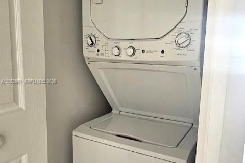 Copropriété à louer à Aventura, Floride: 2 chambres, 105.35 m2 № 2343171 - photo 13
