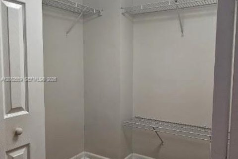 Copropriété à louer à Aventura, Floride: 2 chambres, 105.35 m2 № 2343171 - photo 8