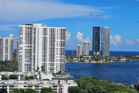 Copropriété à louer à Aventura, Floride: 2 chambres, 105.35 m2 № 2343171 - photo 3