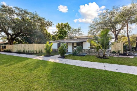 House in Fort Lauderdale, Florida 3 bedrooms, 88.26 sq.m. № 2000953 - photo 4