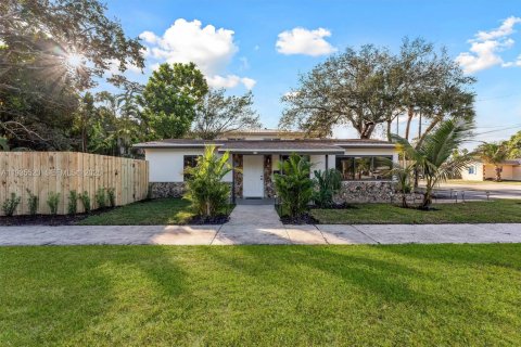 House in Fort Lauderdale, Florida 3 bedrooms, 88.26 sq.m. № 2000953 - photo 2