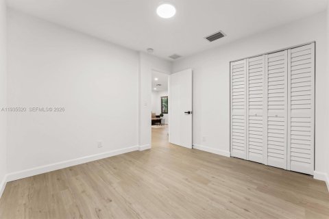 House in Fort Lauderdale, Florida 3 bedrooms, 88.26 sq.m. № 2000953 - photo 19