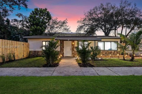 House in Fort Lauderdale, Florida 3 bedrooms, 88.26 sq.m. № 2000953