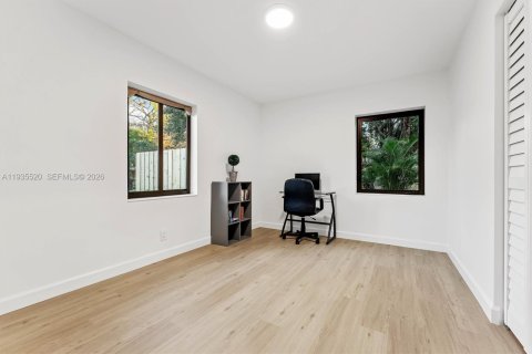 House in Fort Lauderdale, Florida 3 bedrooms, 88.26 sq.m. № 2000953 - photo 17