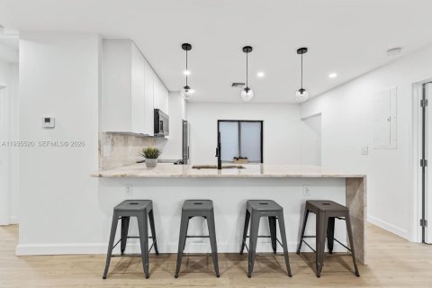 House in Fort Lauderdale, Florida 3 bedrooms, 88.26 sq.m. № 2000953 - photo 7