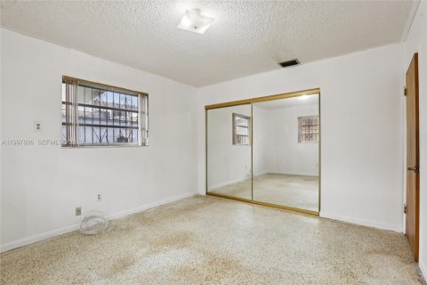 Villa ou maison à vendre à Miami, Floride: 3 chambres, 119.38 m2 № 2060381 - photo 19