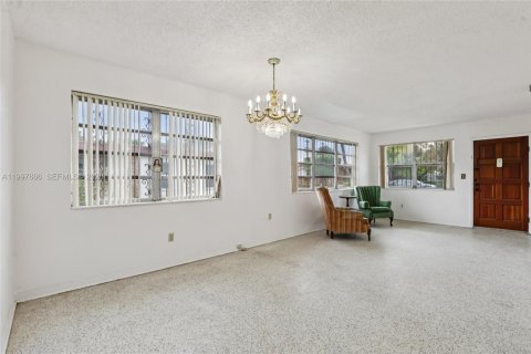 Villa ou maison à vendre à Miami, Floride: 3 chambres, 119.38 m2 № 2060381 - photo 7