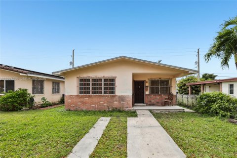 Villa ou maison à Miami, Floride 3 chambres, 119.38 m2 № 2060381