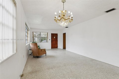Villa ou maison à vendre à Miami, Floride: 3 chambres, 119.38 m2 № 2060381 - photo 8