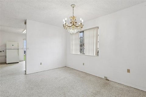 Villa ou maison à vendre à Miami, Floride: 3 chambres, 119.38 m2 № 2060381 - photo 5