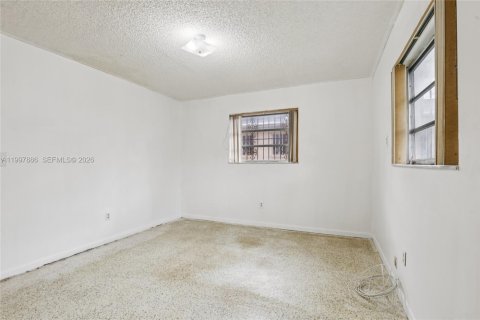 Villa ou maison à vendre à Miami, Floride: 3 chambres, 119.38 m2 № 2060381 - photo 17