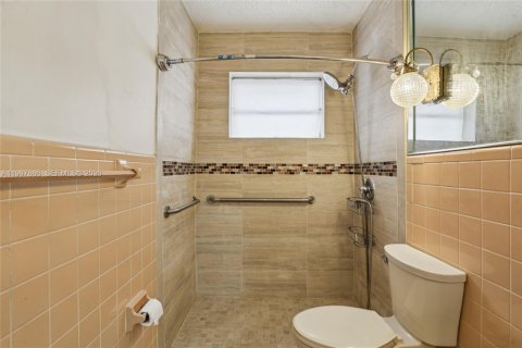 Villa ou maison à vendre à Miami, Floride: 3 chambres, 119.38 m2 № 2060381 - photo 25