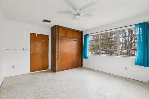 Villa ou maison à vendre à Miami, Floride: 3 chambres, 119.38 m2 № 2060381 - photo 12