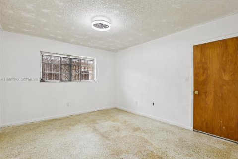 Villa ou maison à vendre à Miami, Floride: 3 chambres, 119.38 m2 № 2060381 - photo 23