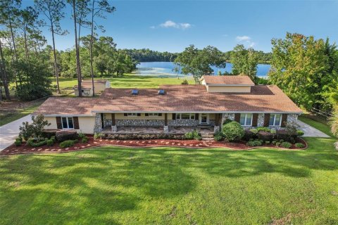 House in Orlando, Florida 3 bedrooms, 259.38 sq.m. № 2330304