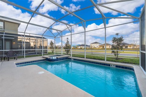 House in Davenport, Florida 6 bedrooms, 305.74 sq.m. № 1723746 - photo 8