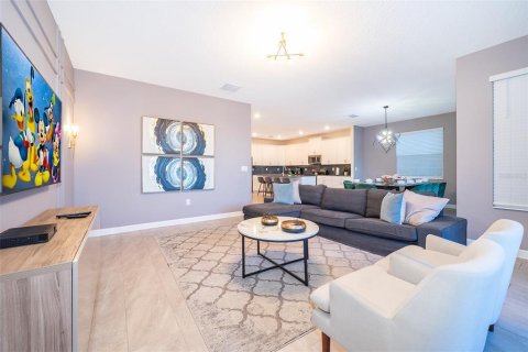 House in Davenport, Florida 6 bedrooms, 305.74 sq.m. № 1723746 - photo 6
