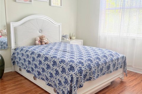 Снять в аренду таунхаус в Мирамар, Флорида 4 спальни, 180.14м2, № 2030470 - фото 14