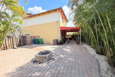 Снять в аренду таунхаус в Мирамар, Флорида 4 спальни, 180.14м2, № 2030470 - фото 24