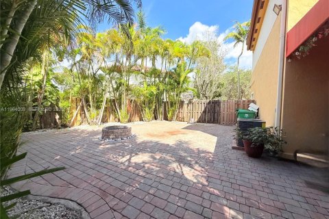 Снять в аренду таунхаус в Мирамар, Флорида 4 спальни, 180.14м2, № 2030470 - фото 26