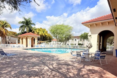 Снять в аренду таунхаус в Мирамар, Флорида 4 спальни, 180.14м2, № 2030470 - фото 27