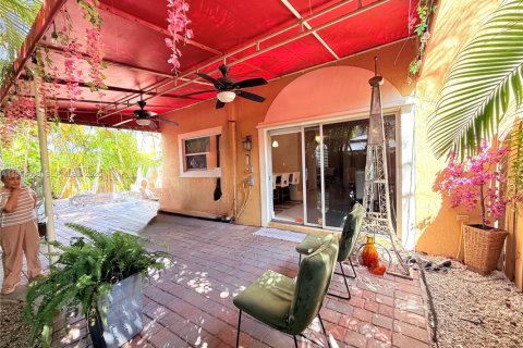 Снять в аренду таунхаус в Мирамар, Флорида 4 спальни, 180.14м2, № 2030470 - фото 23