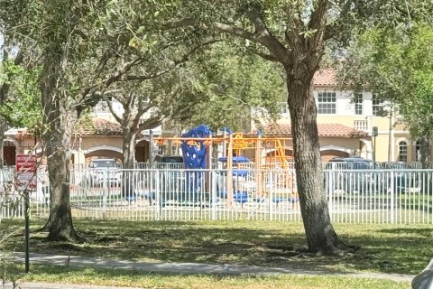 Снять в аренду таунхаус в Мирамар, Флорида 4 спальни, 180.14м2, № 2030470 - фото 29