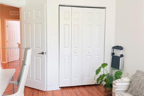 Снять в аренду таунхаус в Мирамар, Флорида 4 спальни, 180.14м2, № 2030470 - фото 17