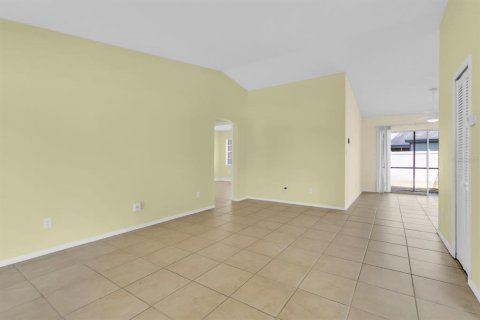 House in Orlando, Florida 3 bedrooms, 100.8 sq.m. № 2230904 - photo 4