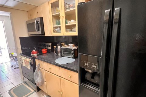 Condo in Lauderhill, Florida, 2 bedrooms  № 1898127 - photo 7