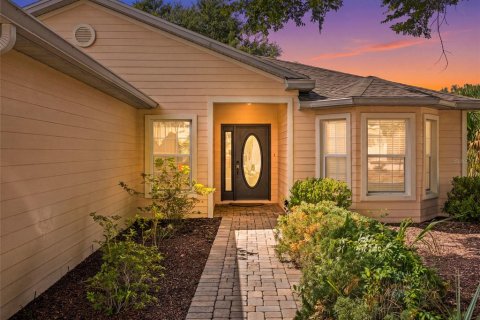 House in Ocala, Florida 3 bedrooms, 140.84 sq.m. № 2291671