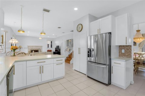 Casa en venta en Pembroke Pines, Florida, 4 dormitorios, 264.4 m2 № 1990738 - foto 16