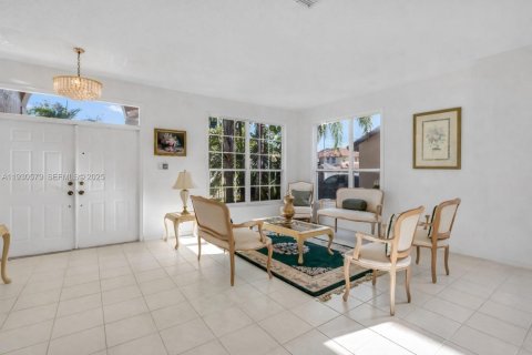 Casa en venta en Pembroke Pines, Florida, 4 dormitorios, 264.4 m2 № 1990738 - foto 10