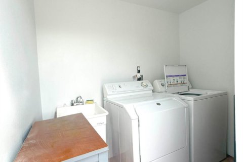Villa ou maison à louer à Miami Gardens, Floride: 3 chambres, 166.76 m2 № 2145955 - photo 25