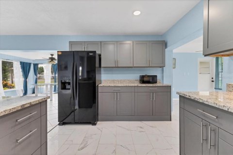 House in Venice, Florida 3 bedrooms, 142.33 sq.m. № 1837685 - photo 10