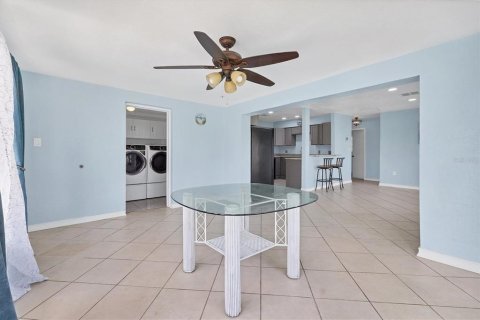House in Venice, Florida 3 bedrooms, 142.33 sq.m. № 1837685 - photo 13