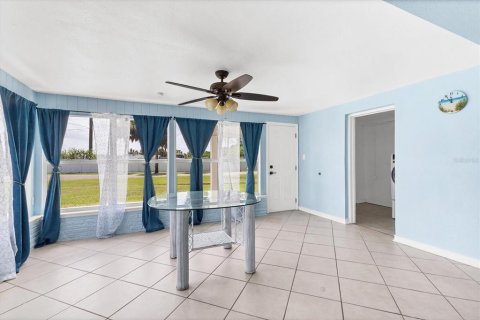 House in Venice, Florida 3 bedrooms, 142.33 sq.m. № 1837685 - photo 11