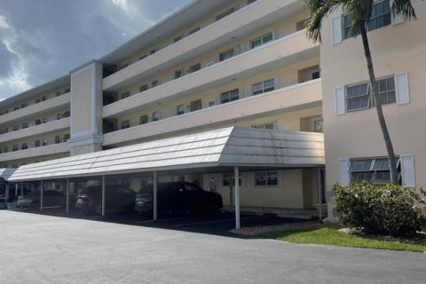 Condo in Atlantis, Florida, 3 bedrooms  № 2400508